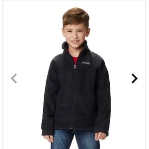 Back to school!! Columbia Unisex Black Fleece Jacket. Size Large 14/16.